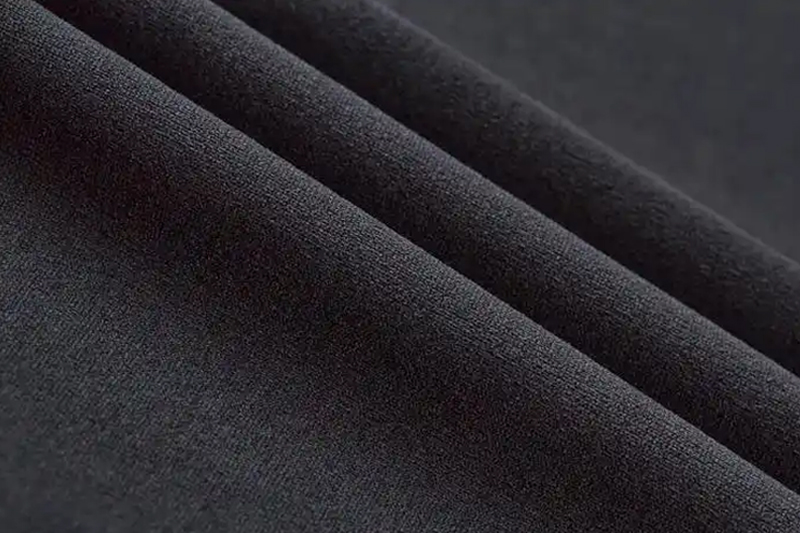 What are the advantages and disadvantages of polye